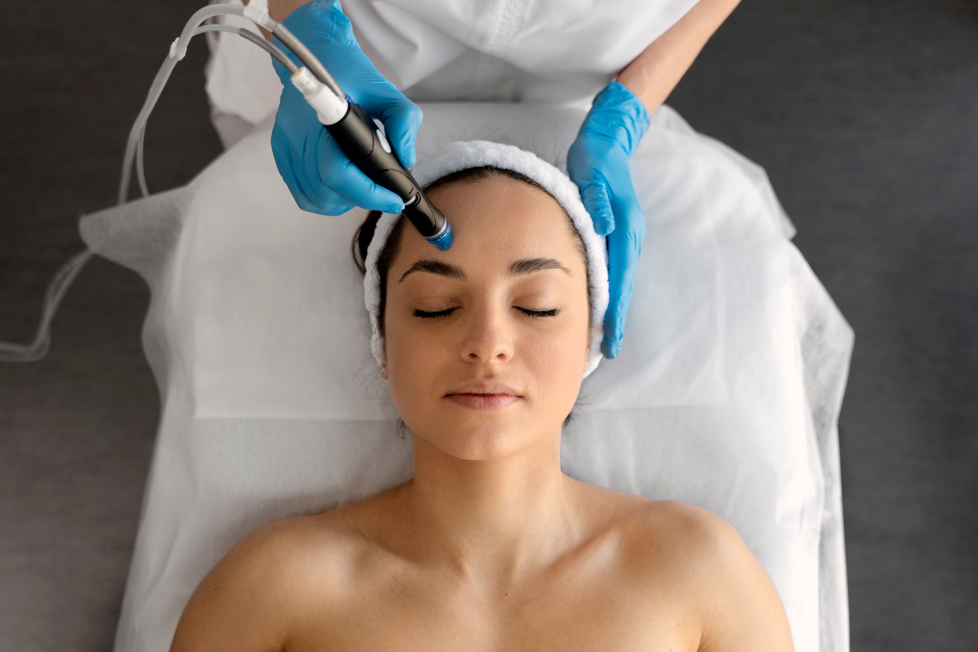 female-at-cosmetic-beauty-spa-clinic-has-facial-hardware-cosmetology.jpg